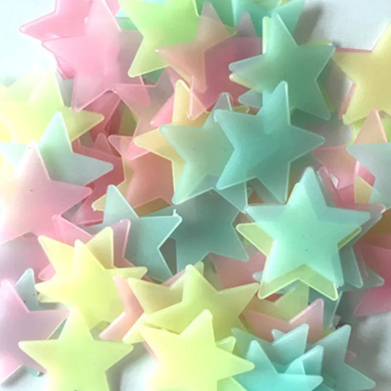 100 قطعة من ملصقات النجوم الفل - مراجعة Glow In Dark Stars وسعره